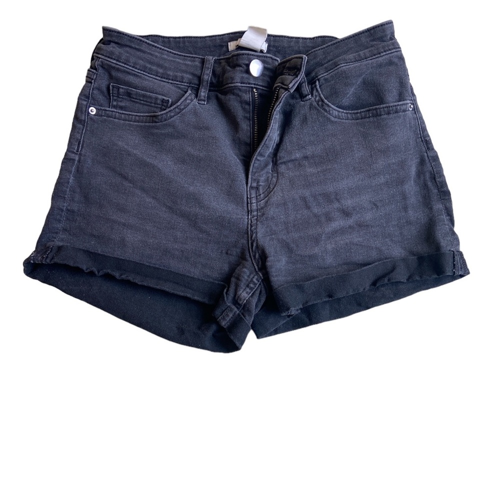 High waisted black shorts!